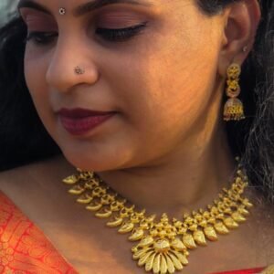 lakshmi temple necklace